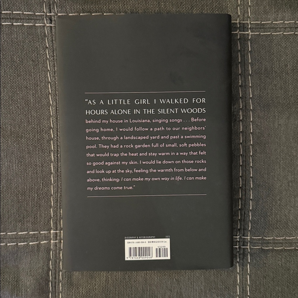 Britney Spears Memior The Woman in Me Hardcover with Jacket - Picture 2 of 5